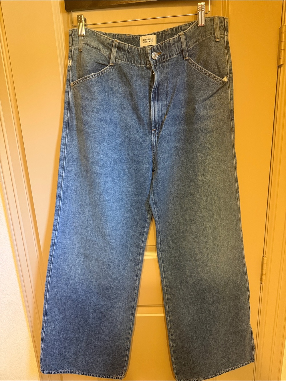 Citizens Of Humanity Relaxed Wide-Leg Jeans in Light Blue